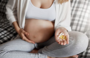 Quais vitaminas são importantes durante a gravidez e no pós-parto?